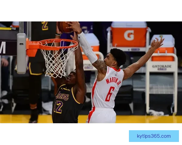 斯特鲁斯手感火热今夜投篮如有神助获哈登盛赞巨大肯定与荣幸时刻